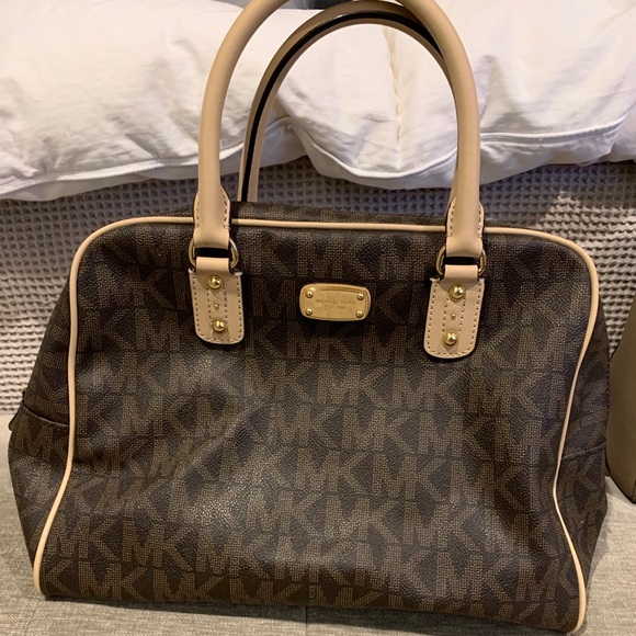 MK Purse - Picture 1 of 2
